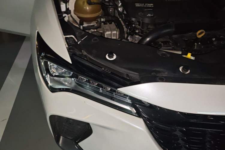 Used Buick Verano 2022 Pro GS Gale Edition Engine Bay Right