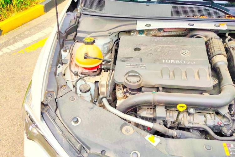 Used Buick Verano 2022 Pro GS Wind-Chasing Edition Engine Bay Right