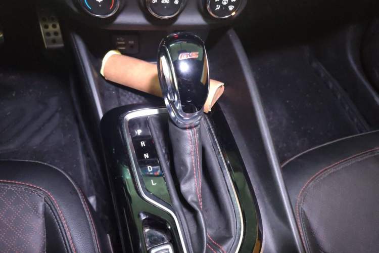 Used Buick Verano 2022 Pro GS Wind-Chasing Edition Gear Lever