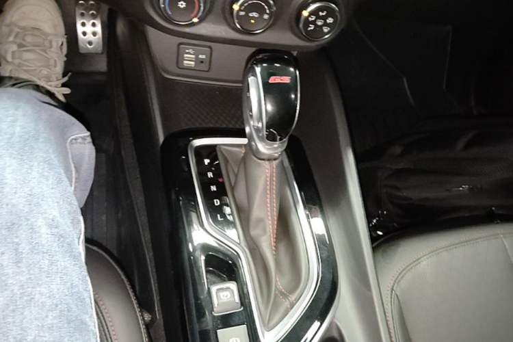 Used Buick Verano 2022 Pro GS Wind-Chasing Edition Gear Lever