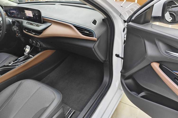 Used Buick Verano 2022 Pro 533T Enjoyment Edition Interior 10