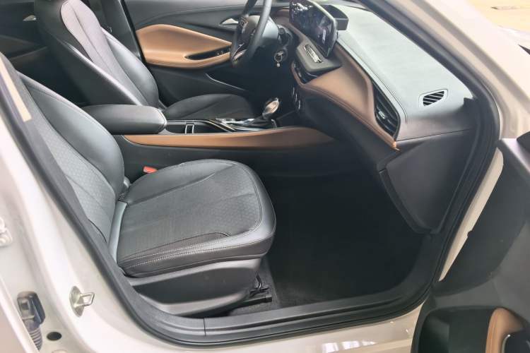 Used Buick Verano 2022 Pro 533T Enjoyment Edition Interior 2