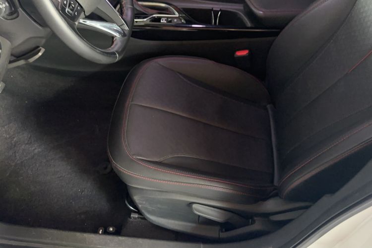 Used Buick Verano 2022 Pro GS Wind-Chasing Edition Interior 2