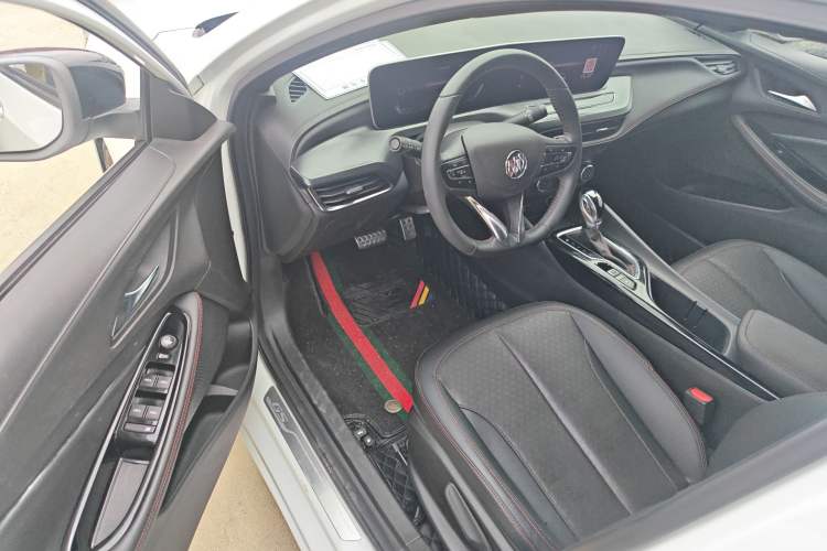 Used Buick Verano 2022 Pro GS Wind-Chasing Edition Interior 2