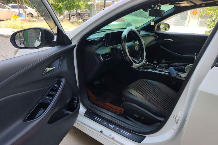 Used Buick Verano 2022 Pro GS Gale Edition Interior 3