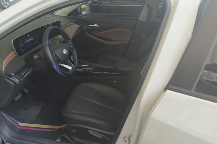 Used Buick Verano 2022 Pro 533T Fun Edition Left Front Seat