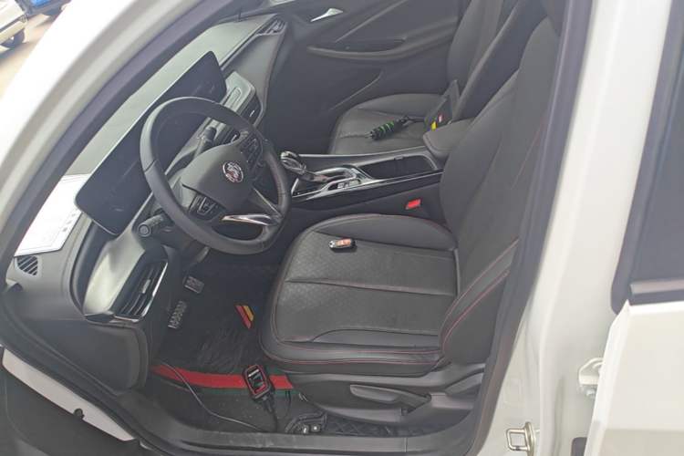 Used Buick Verano 2022 Pro GS Wind-Chasing Edition Left Front Seat