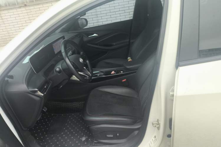 Used Buick Verano 2022 Pro GS Gale Edition Left Front Seat