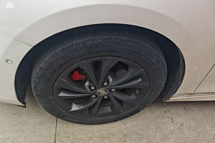 Used Buick Verano 2022 Pro GS Gale Edition Left Front Wheel Hub
