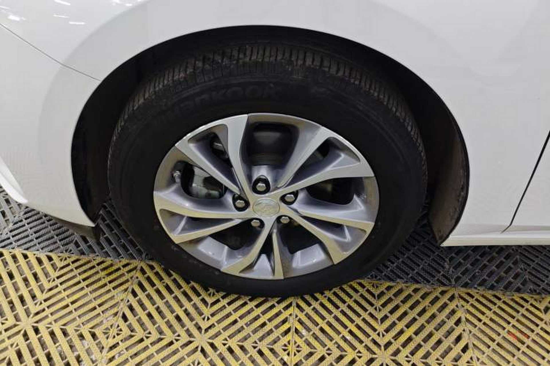 Used Buick Verano 2022 Pro 533T Enjoyment Edition Left Front Wheel Hub