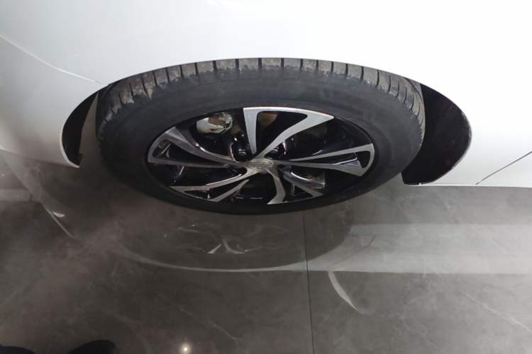 Used Buick Verano 2022 Pro 533T Enjoyment Edition Left Front Wheel Hub