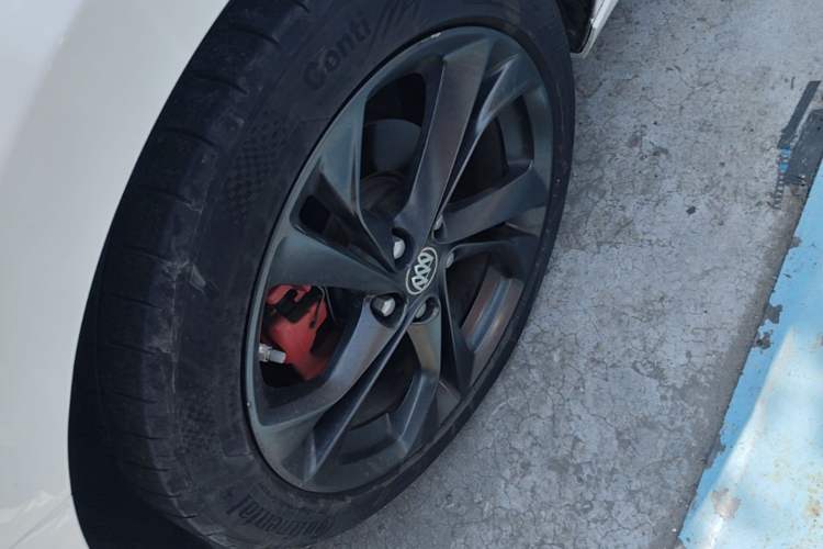 Used Buick Verano 2022 Pro GS Gale Edition Left Front Wheel Hub