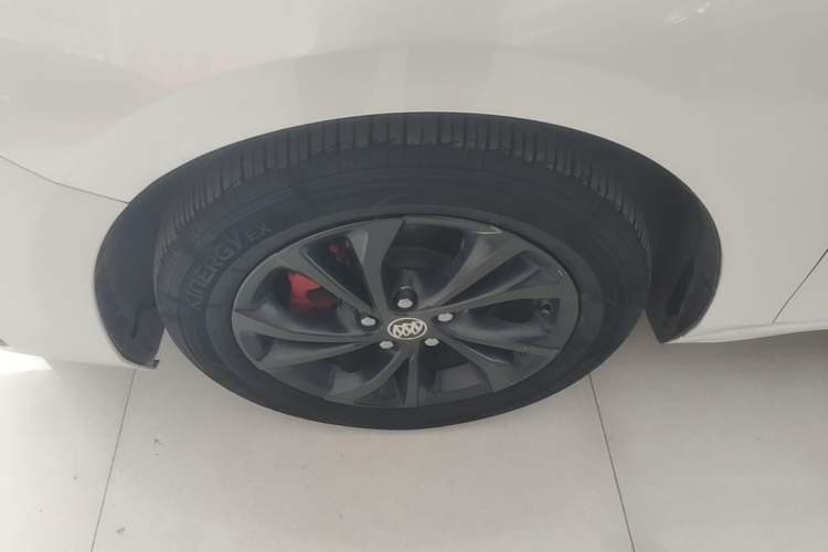 Used Buick Verano 2022 Pro GS Wind-Chasing Edition Left Front Wheel Hub
