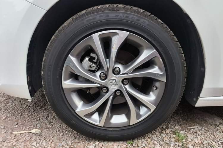 Used Buick Verano 2022 Pro 533T Fun Edition Left Front Wheel Hub