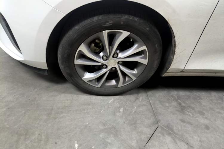 Used Buick Verano 2022 Pro 533T Fun Edition Left Front Wheel Hub