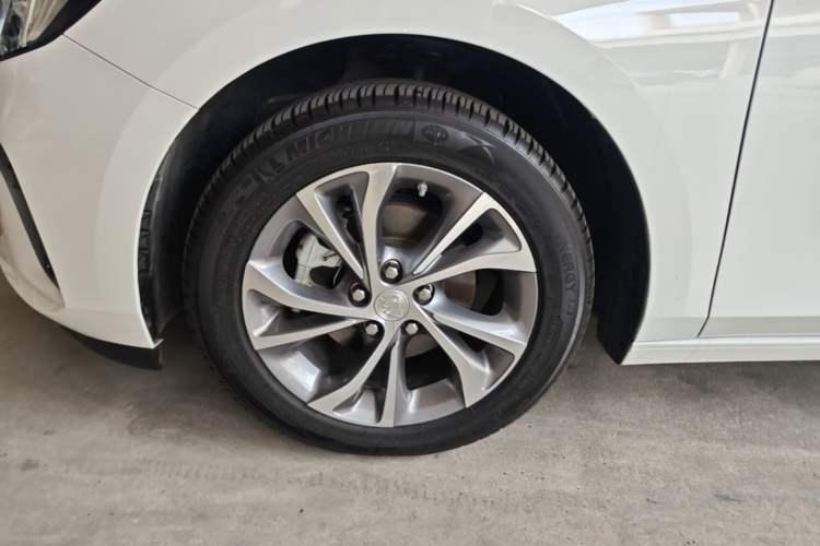 Used Buick Verano 2022 Pro 533T Enjoyment Edition Left Front Wheel Hub