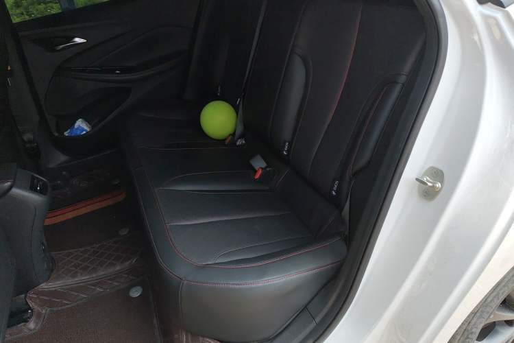 Used Buick Verano 2022 Pro GS Wind-Chasing Edition Left Rear Seat