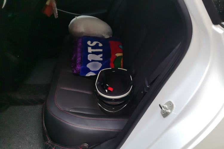 Used Buick Verano 2022 Pro GS Wind-Chasing Edition Left Rear Seat