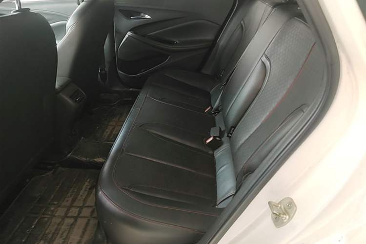 Used Buick Verano 2022 Pro GS Wind-Chasing Edition Left Rear Seat