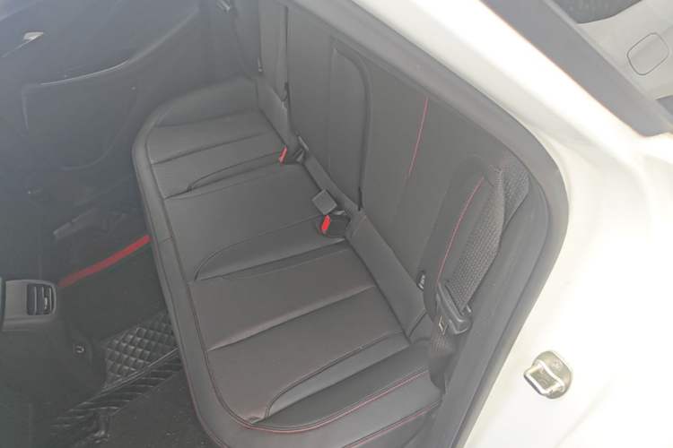 Used Buick Verano 2022 Pro GS Wind-Chasing Edition Left Rear Seat