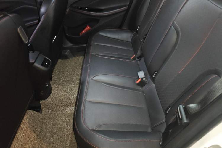 Used Buick Verano 2022 Pro GS Wind-Chasing Edition Left Rear Seat