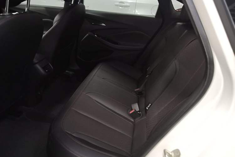 Used Buick Verano 2022 Pro GS Wind-Chasing Edition Left Rear Seat