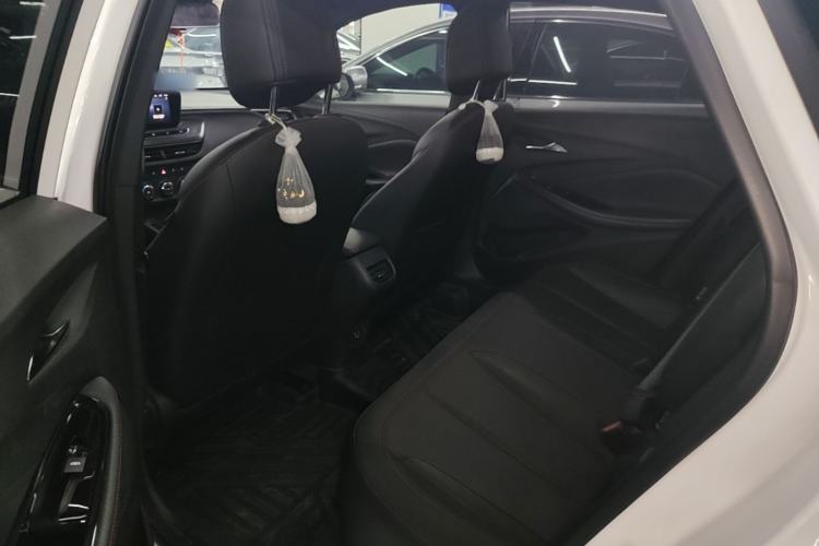 Used Buick Verano 2022 Pro GS Wind-Chasing Edition Left Rear Seat