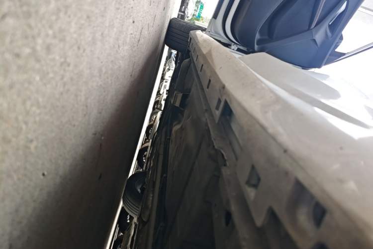 Used Buick Verano 2022 Pro GS Gale Edition Left Side Sill