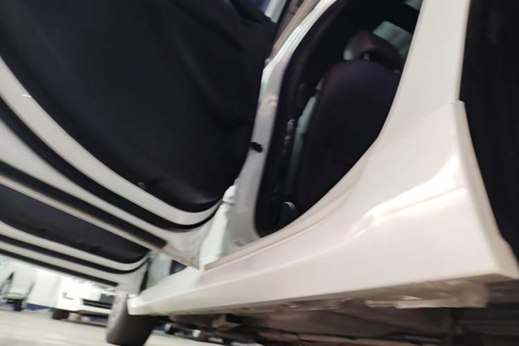 Used Buick Verano 2022 Pro GS Gale Edition Left Side Sill