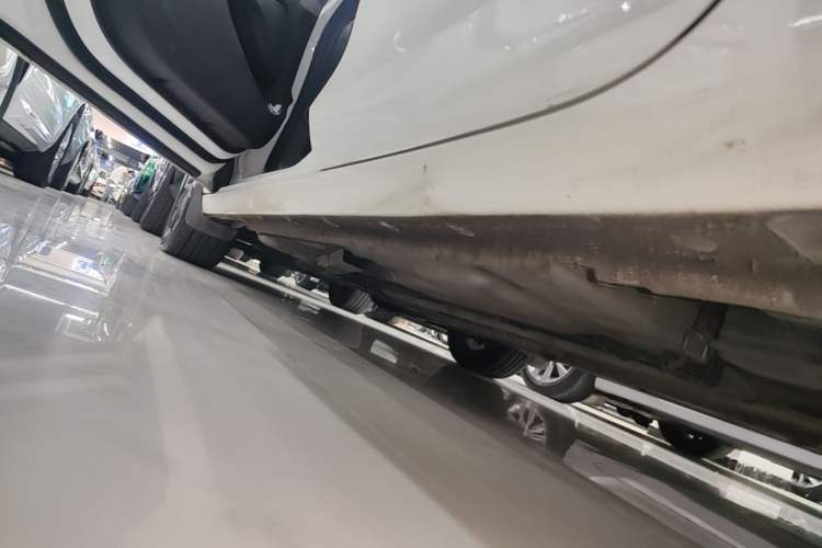 Used Buick Verano 2022 Pro GS Wind-Chasing Edition Left Side Sill