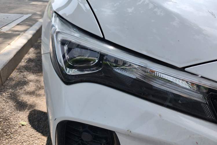 Used Buick Verano 2022 Pro GS Wind-Chasing Edition Right Front Headlight