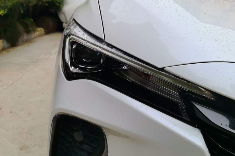 Used Buick Verano 2022 Pro GS Wind-Chasing Edition Right Front Headlight