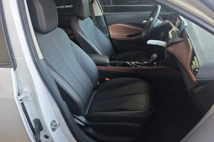 Used Buick Verano 2022 Pro 533T Enjoyment Edition Right Front Seat