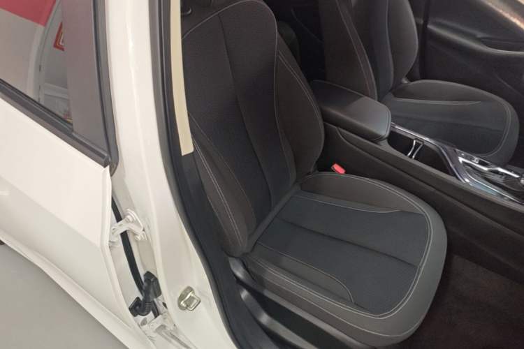 Used Buick Verano 2022 Pro 532T Le Xing Edition Right Front Seat