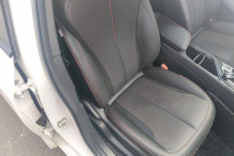 Used Buick Verano 2022 Pro GS Wind-Chasing Edition Right Front Seat