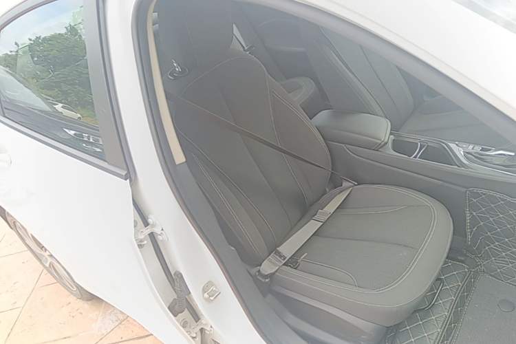 Used Buick Verano 2022 Pro 532T Le Xing Edition Right Front Seat
