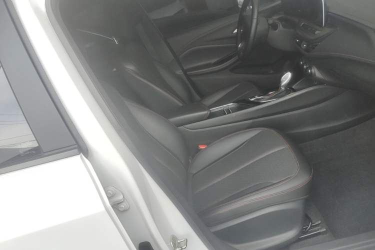 Used Buick Verano 2022 Pro GS Wind-Chasing Edition Right Front Seat
