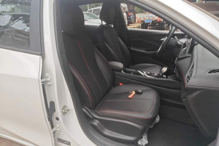 Used Buick Verano 2022 Pro GS Wind-Chasing Edition Right Front Seat