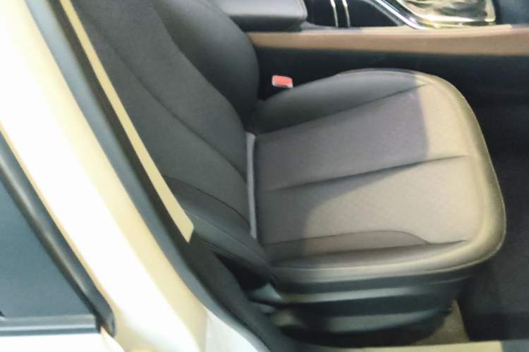 Used Buick Verano 2022 Pro 533T Enjoyment Edition Right Front Seat