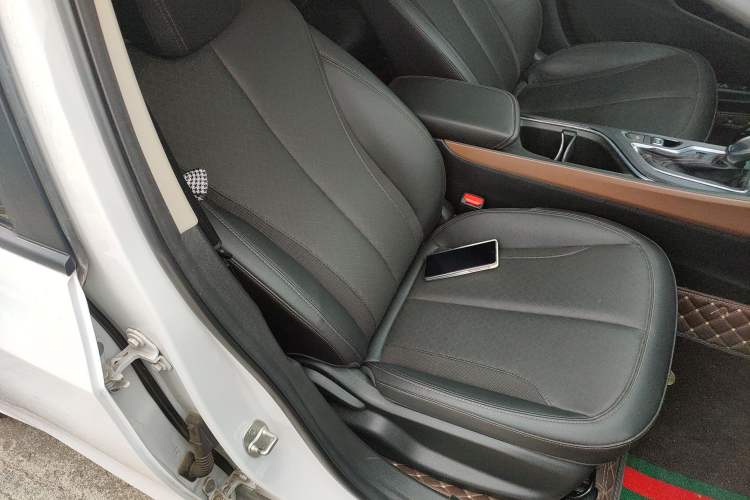 Used Buick Verano 2022 Pro 533T Enjoyment Edition Right Front Seat
