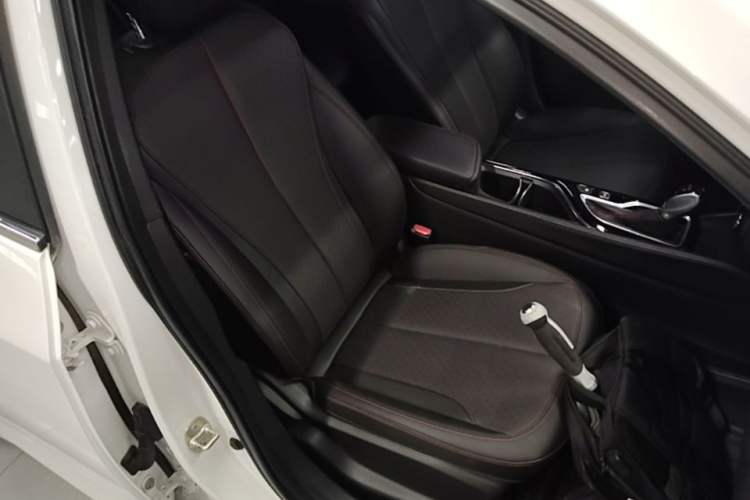 Used Buick Verano 2022 Pro GS Wind-Chasing Edition Right Front Seat