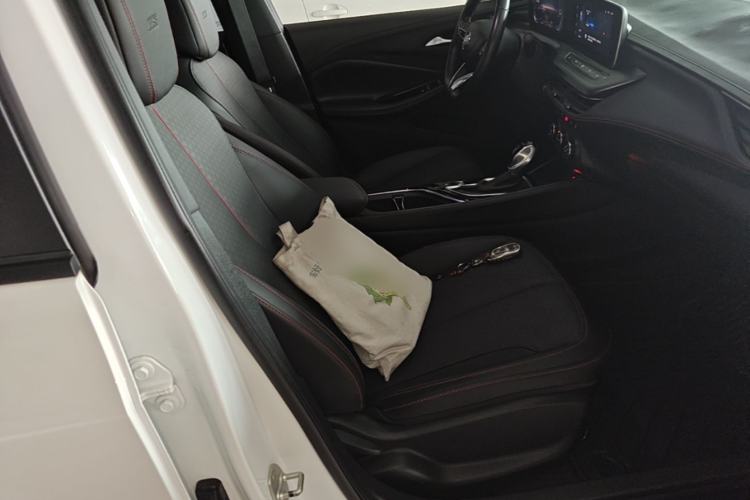 Used Buick Verano 2022 Pro GS Wind-Chasing Edition Right Front Seat