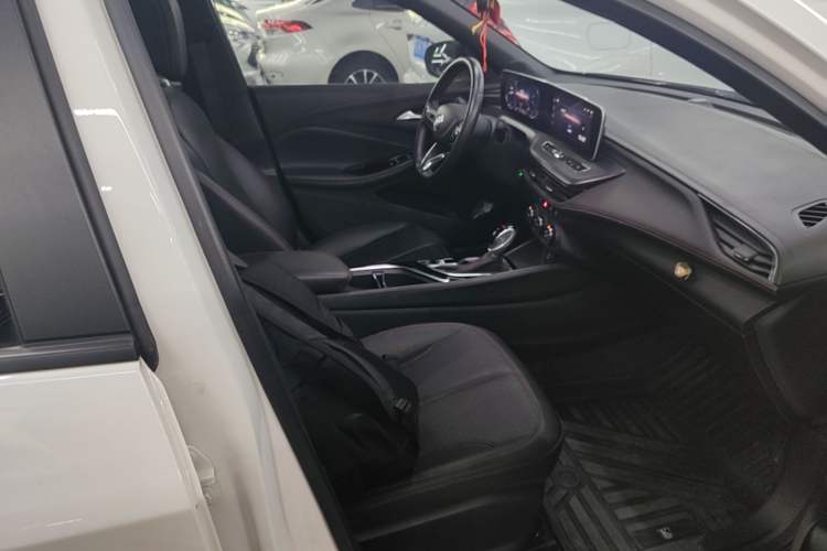 Used Buick Verano 2022 Pro GS Wind-Chasing Edition Right Front Seat