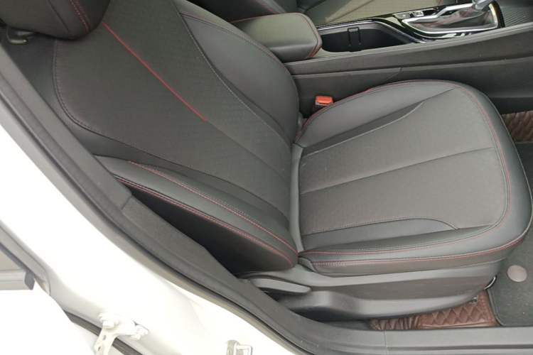 Used Buick Verano 2022 Pro GS Wind-Chasing Edition Right Front Seat