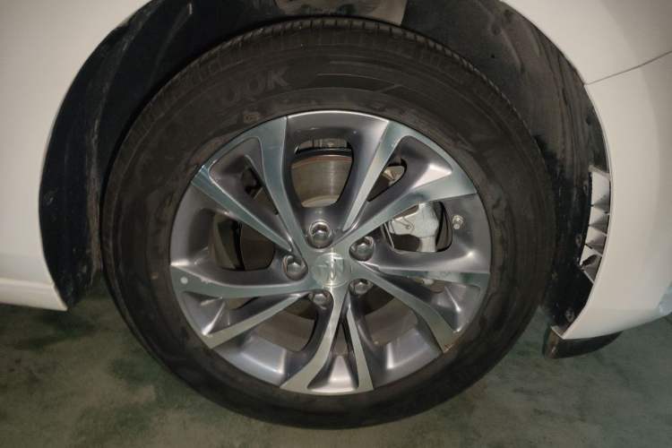 Used Buick Verano 2022 Pro 533T Enjoyment Edition Right Front Wheel Hub