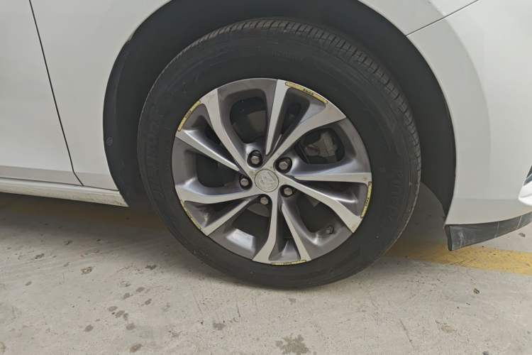 Used Buick Verano 2022 Pro 533T Fun Edition Right Front Wheel Hub