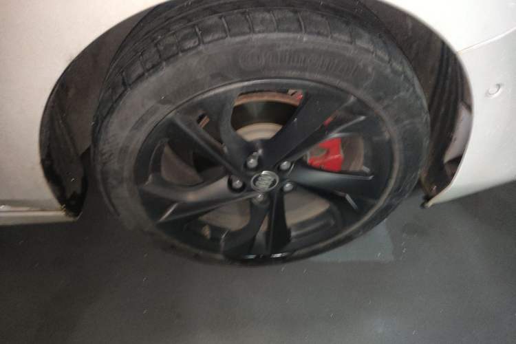 Used Buick Verano 2022 Pro GS Gale Edition Right Front Wheel Hub