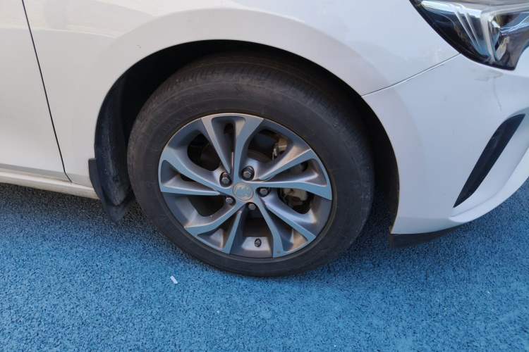 Used Buick Verano 2022 Pro 532T Le Xing Edition Right Front Wheel Hub