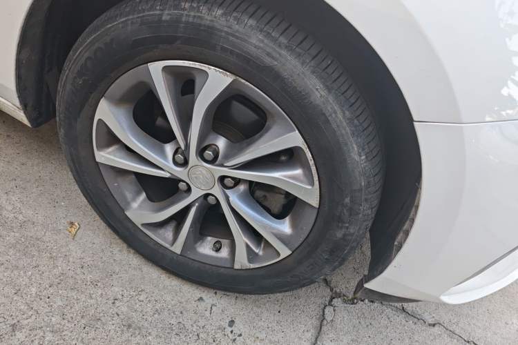 Used Buick Verano 2022 Pro 533T Fun Edition Right Front Wheel Hub