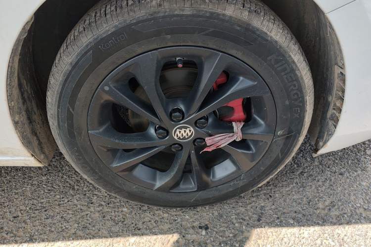 Used Buick Verano 2022 Pro GS Wind-Chasing Edition Right Front Wheel Hub